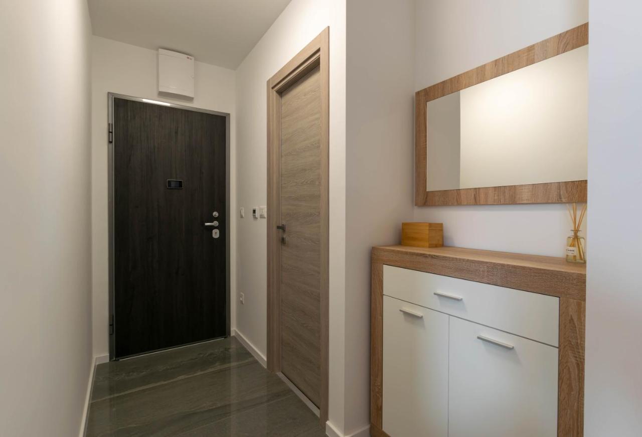 Empress Apartment Split Bagian luar foto