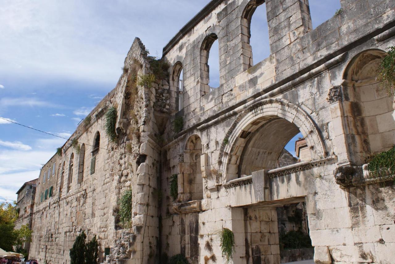 Empress Apartment Split Bagian luar foto